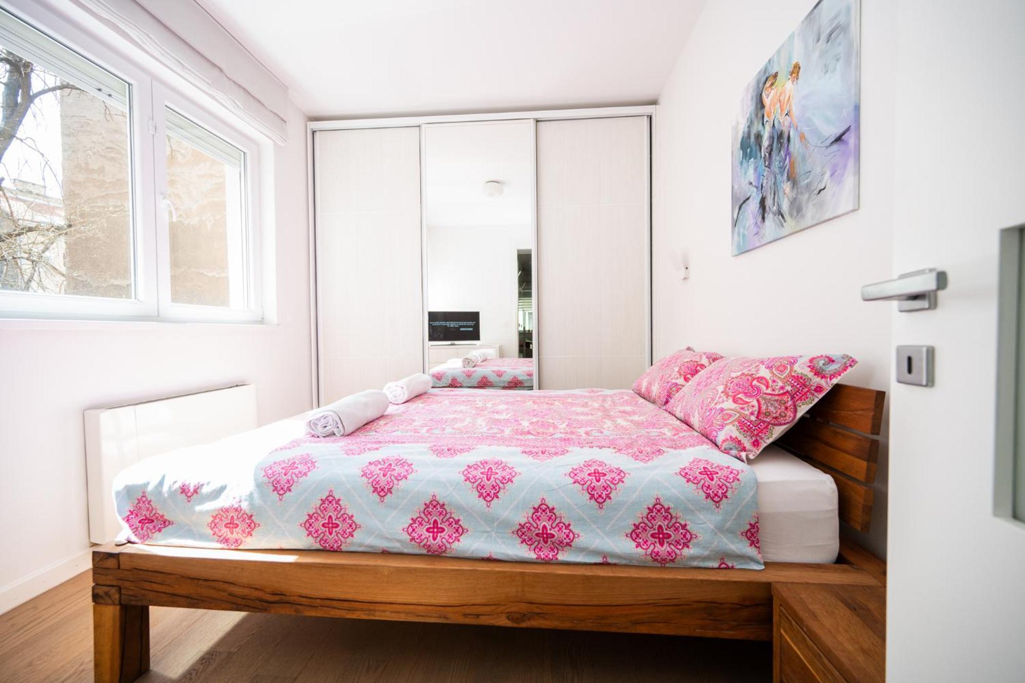 Modern Stay In The City Center ซาราเยโว ภายนอก รูปภาพ
